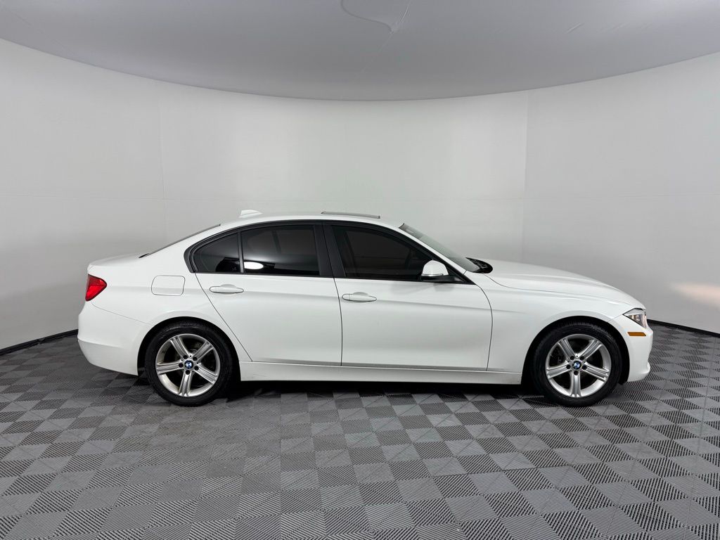 Thumbnail: 2013 BMW 3 Series - 4