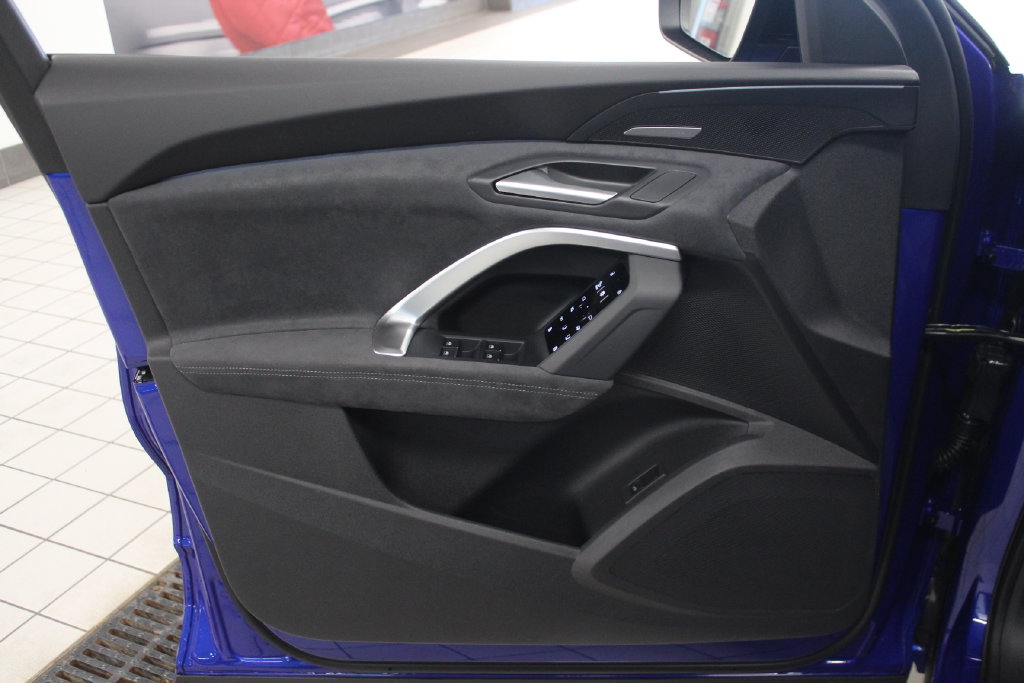 Thumbnail: 2026 Audi SQ5 - 14