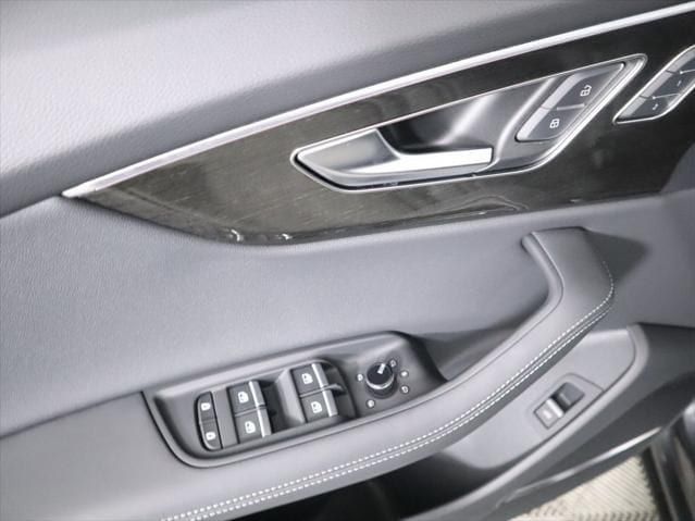 Thumbnail: 2026 Audi Q8 - 25