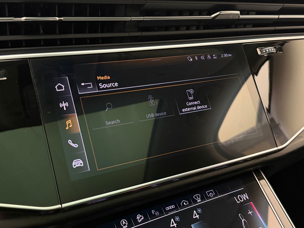 Thumbnail: 2023 Audi Q7 - 30