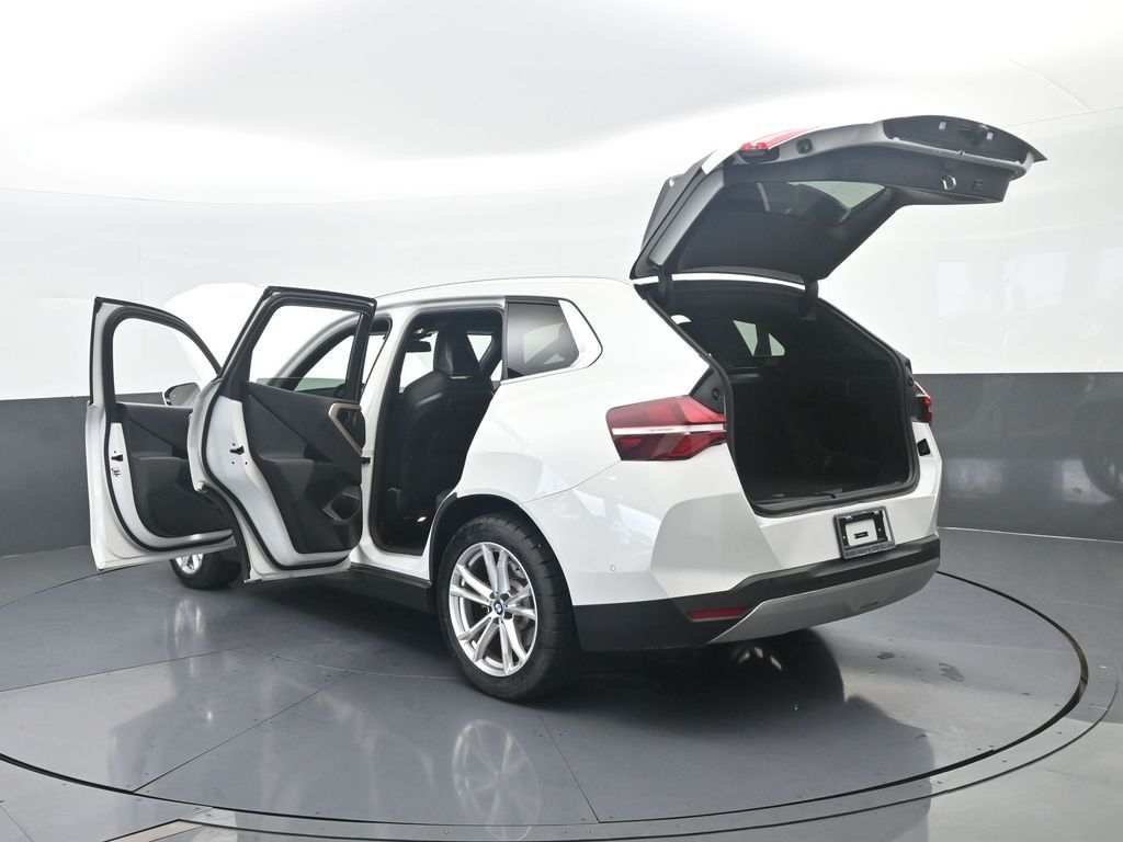 Used 2025 White Metallic BMW 30 xDrive image 83