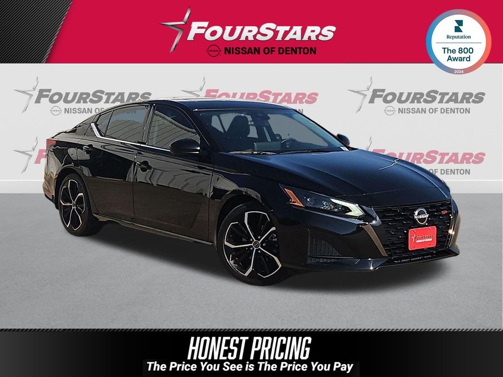 Super Black Clearcoat 2024 Nissan Altima Sedan Front-Wheel Drive Continuously Variable Transmission