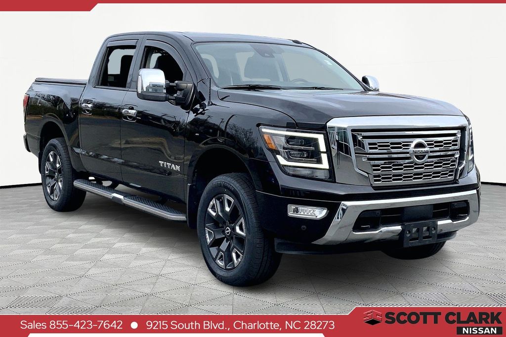 2021 Nissan Titan SL Crew Cab 4WD