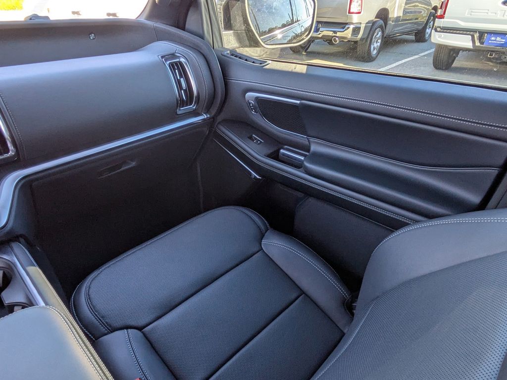 2025 Ford Expedition Platinum MAX