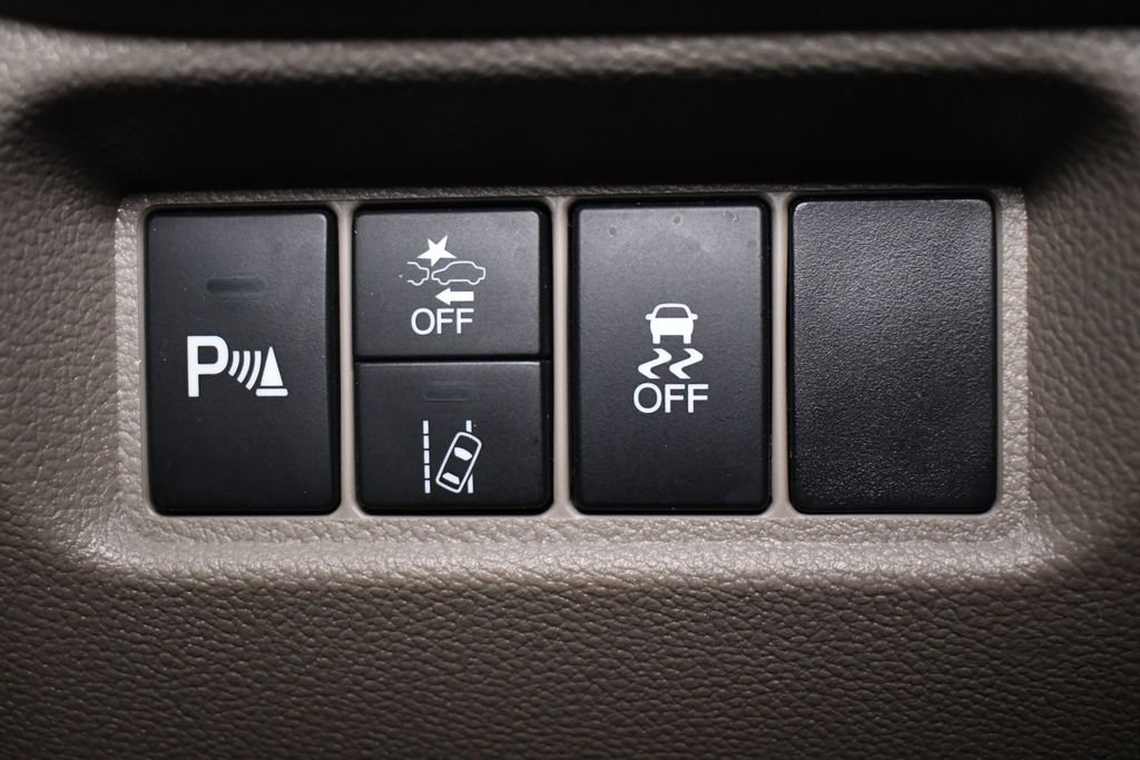 Thumbnail: 2019 Honda Pilot - 21