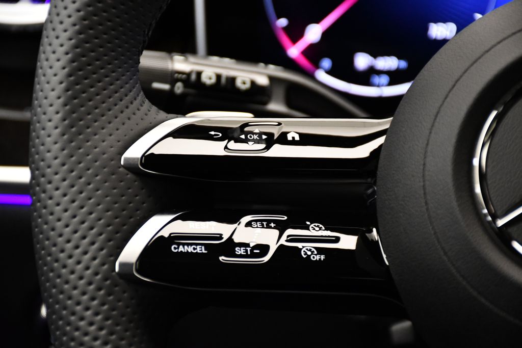 Thumbnail: 2025 Mercedes-Benz GLC - 22