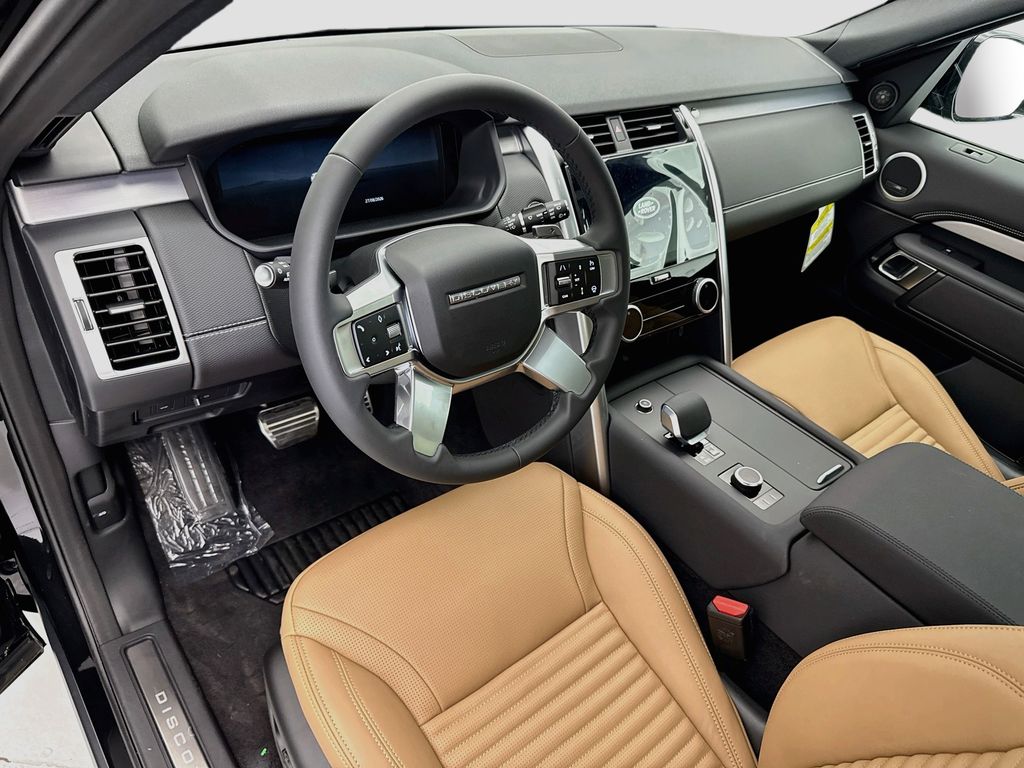 Thumbnail: 2026 Land Rover Discovery - 9