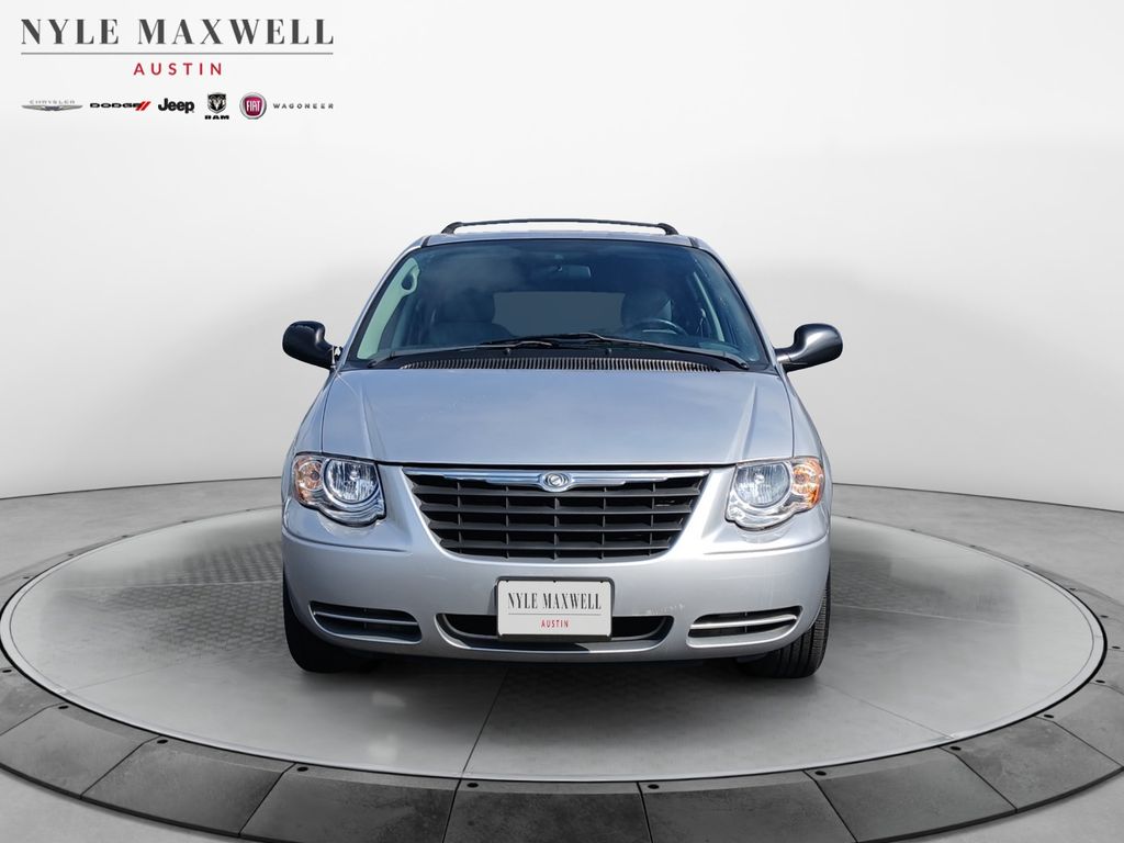 Used Car 2005 Chrysler Town & Country  Touring For Sale Under $10,000 In Austin, Texas