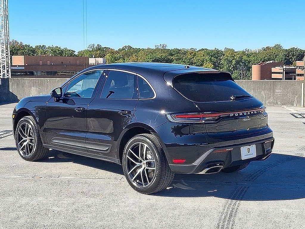 Thumbnail: 2025 Porsche Macan - 10