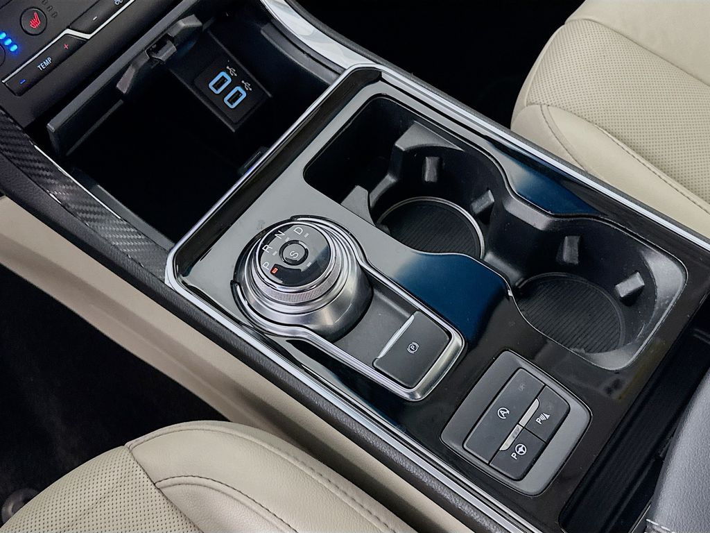 Thumbnail: 2020 Ford Edge - 17