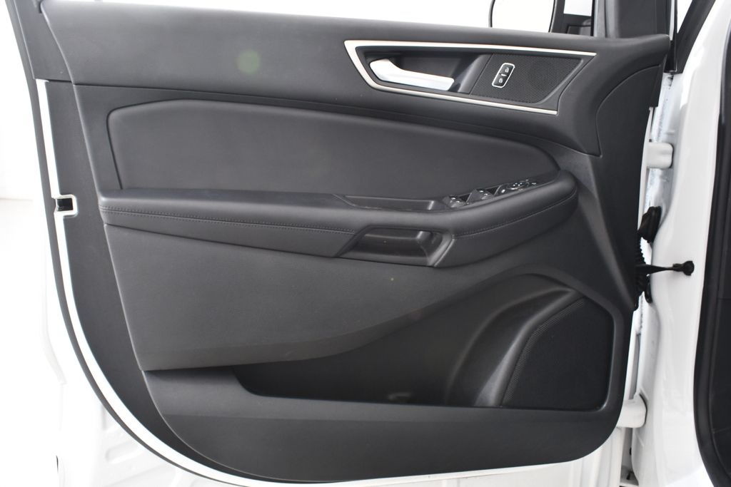 Used 2023 White Ford SEL image 25