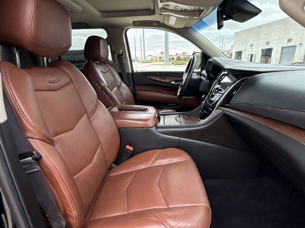 Thumbnail: 2015 Cadillac Escalade - 15