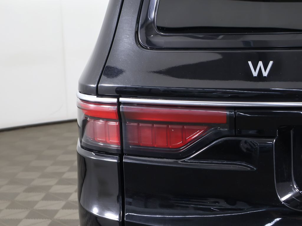 Used 2023 Black Jeep Series II image 19