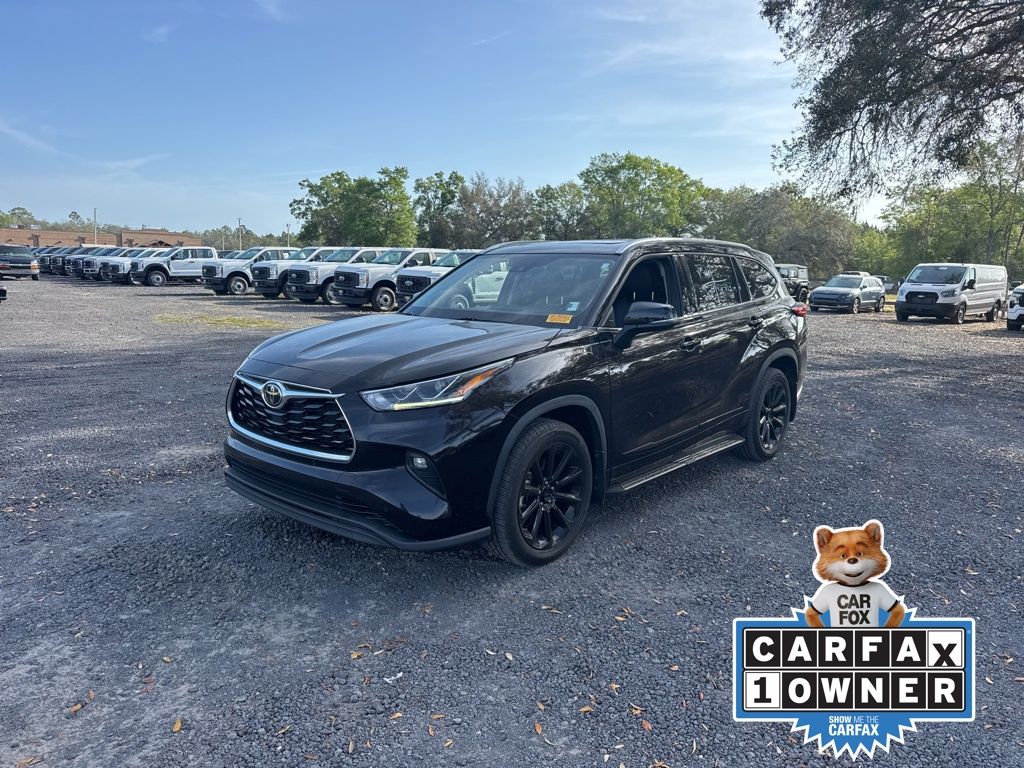 Moon Dust 2022 Toyota Highlander Limited FWD SUV / Crossover Front-Wheel Drive 8-Speed Automatic