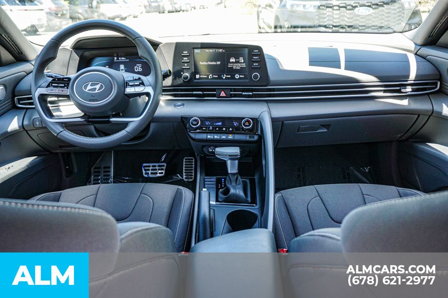 Used 2025 Blue Hyundai SEL Sport image 25