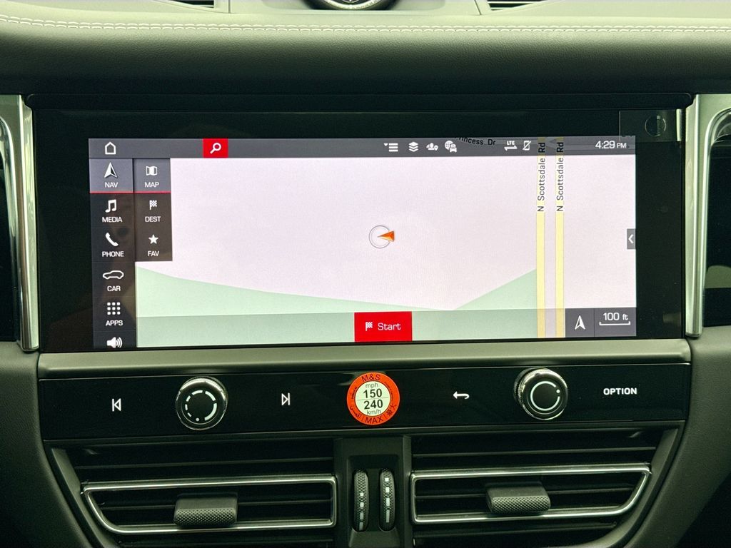 Thumbnail: 2026 Porsche Macan - 17