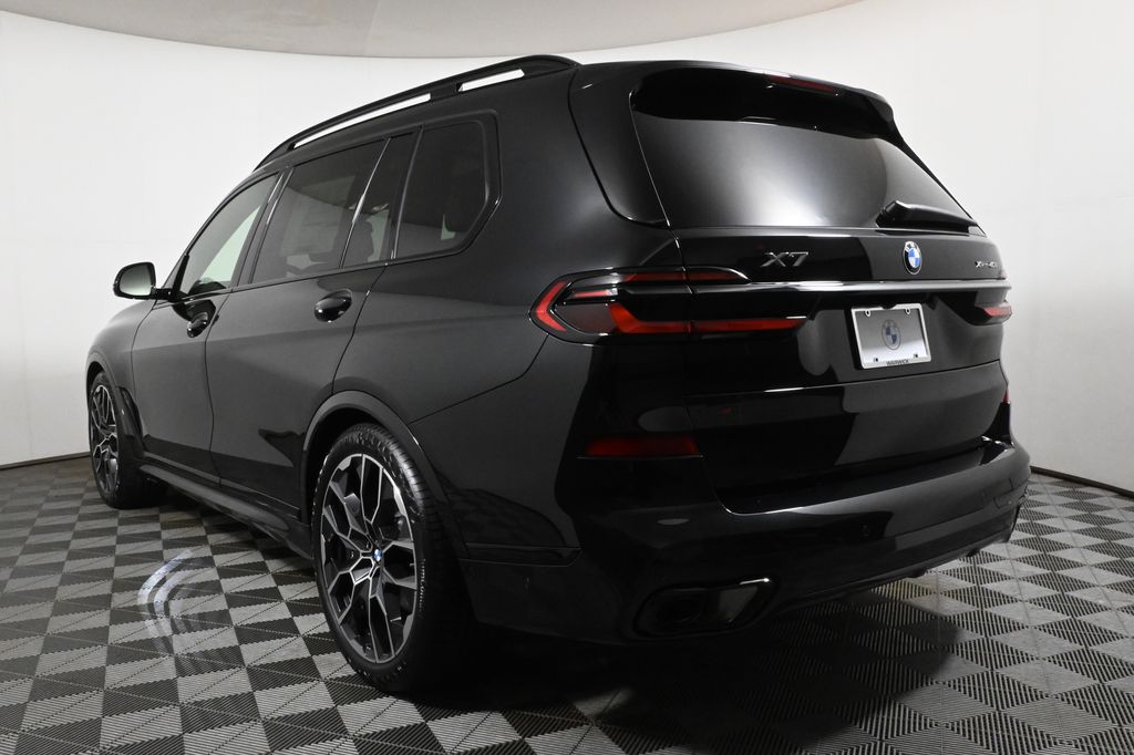 Thumbnail: 2026 BMW X7 - 5