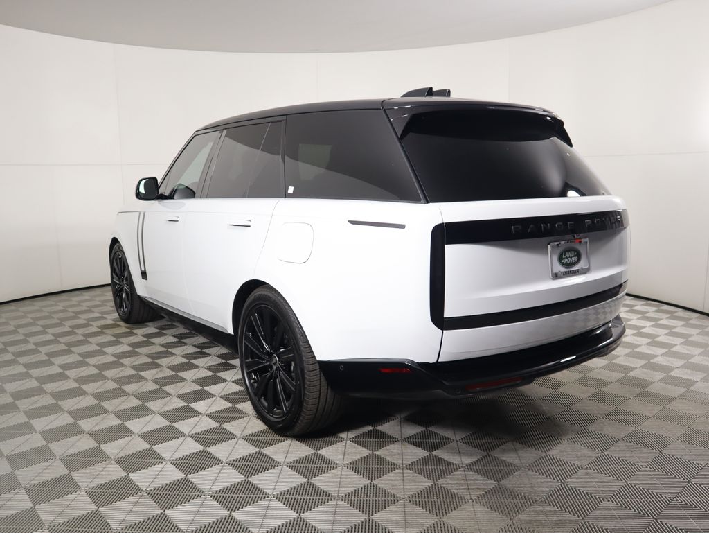 2025 Land Rover Range Rover SE 7