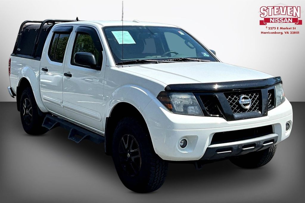 Glacier White 2017 Nissan Frontier SV V6 Crew Cab 4WD Pickup Truck Four-Wheel Drive 5-Speed Automatic Overdrive