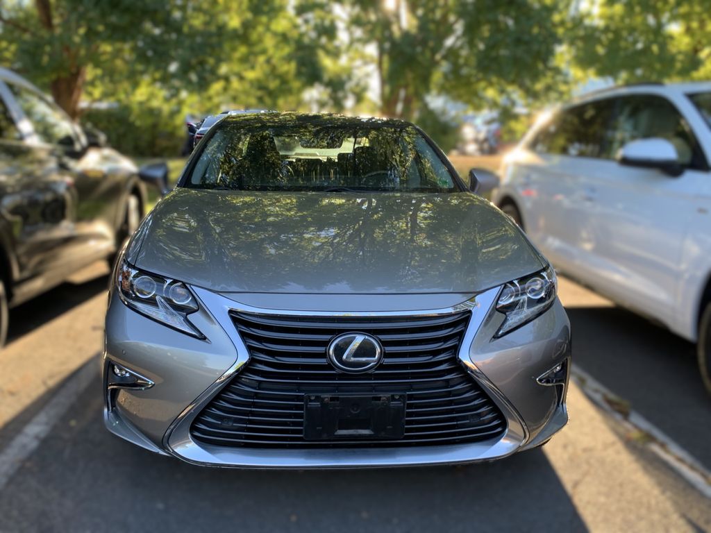Thumbnail: 2017 Lexus ES - 2
