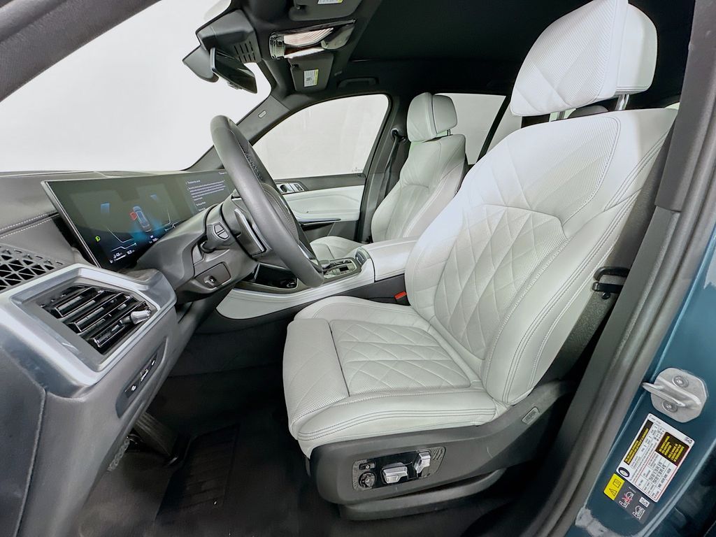 Thumbnail: 2025 BMW X5 - 21