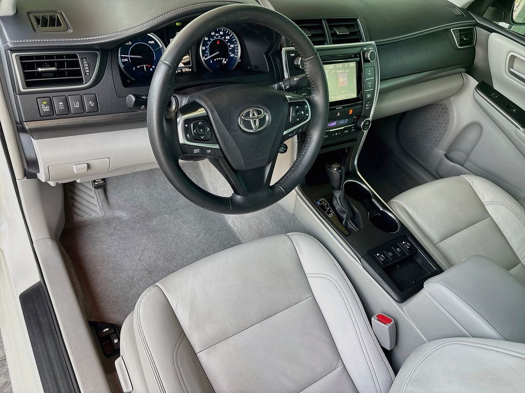 Thumbnail: 2016 Toyota Camry - 9