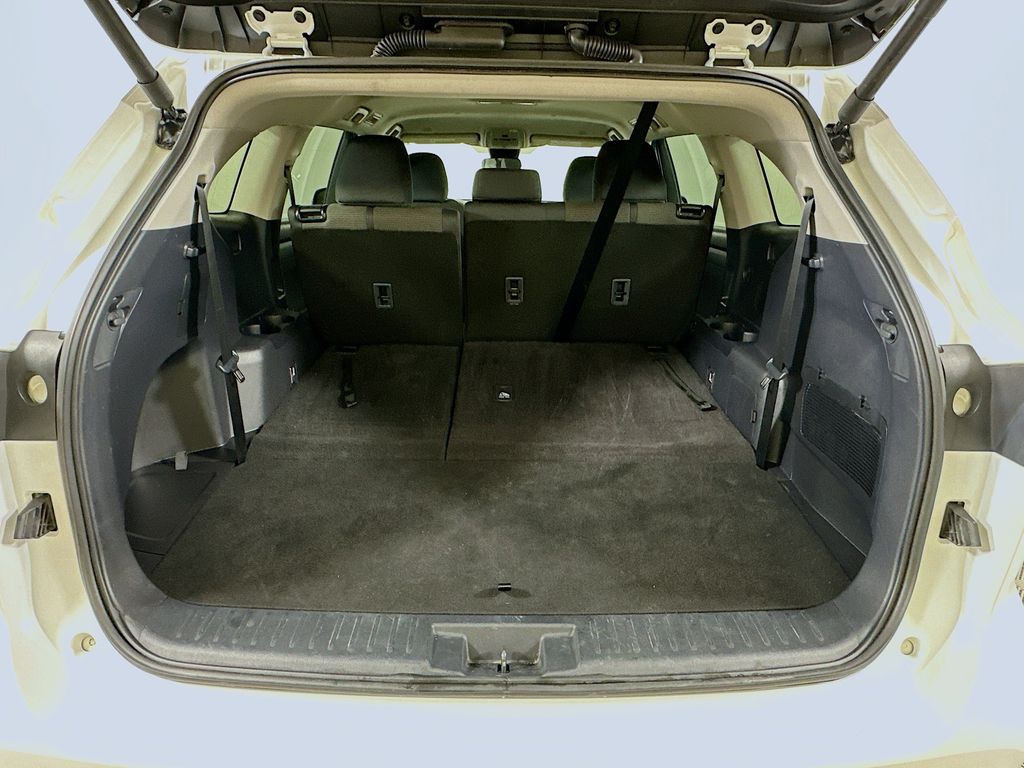 2024 Toyota Highlander LE 25