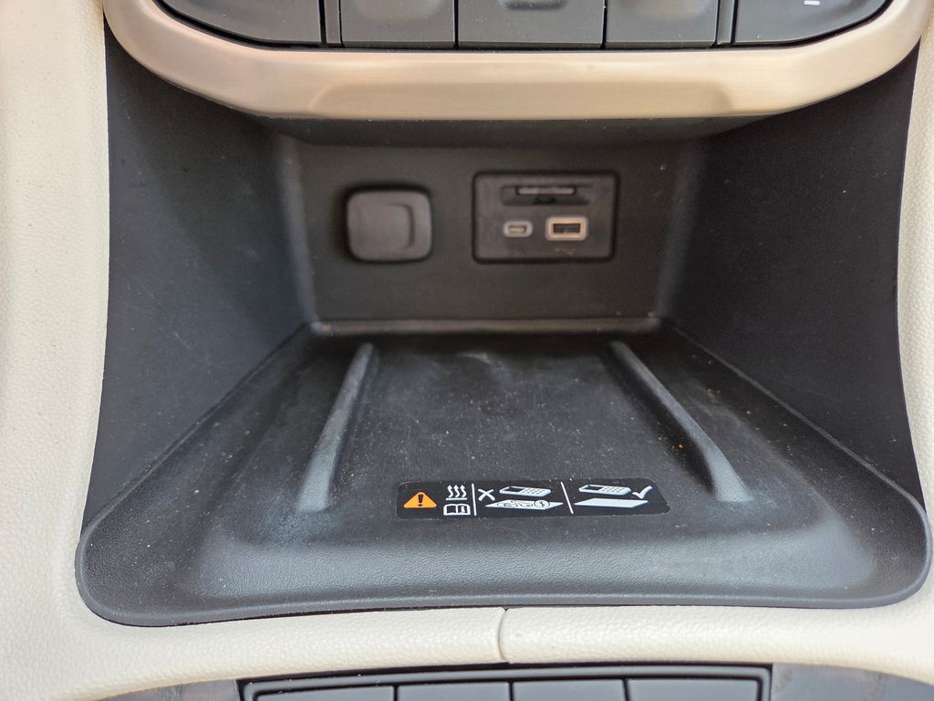 2023 GMC Acadia AWD Denali