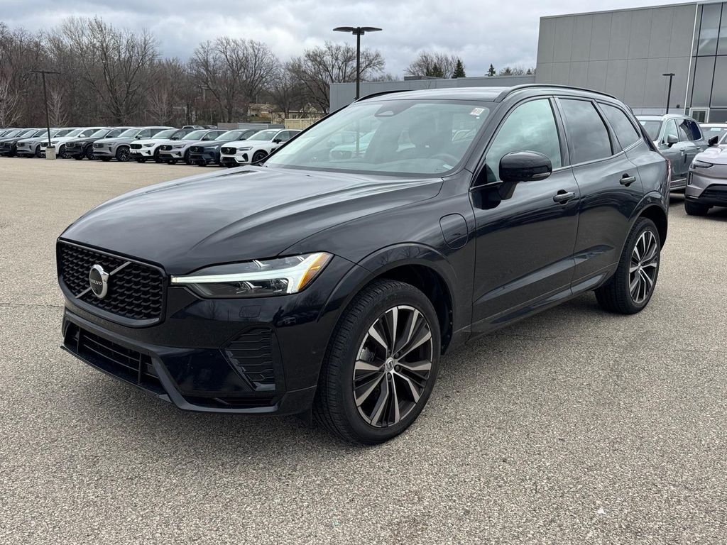 Onyx Black Metallic 2023 Volvo XC60 Recharge T8 Plus Dark Theme eAWD SUV / Crossover All-Wheel Drive Automatic