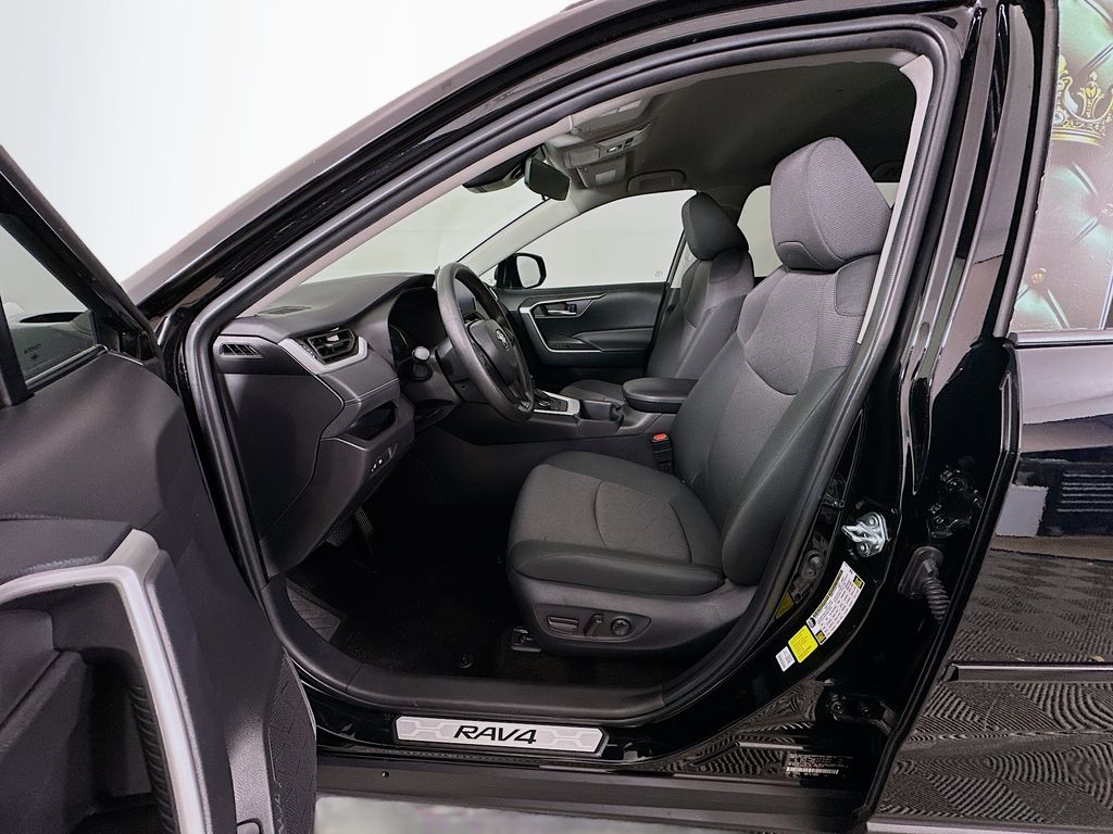 Thumbnail: 2025 Toyota RAV4 - 20