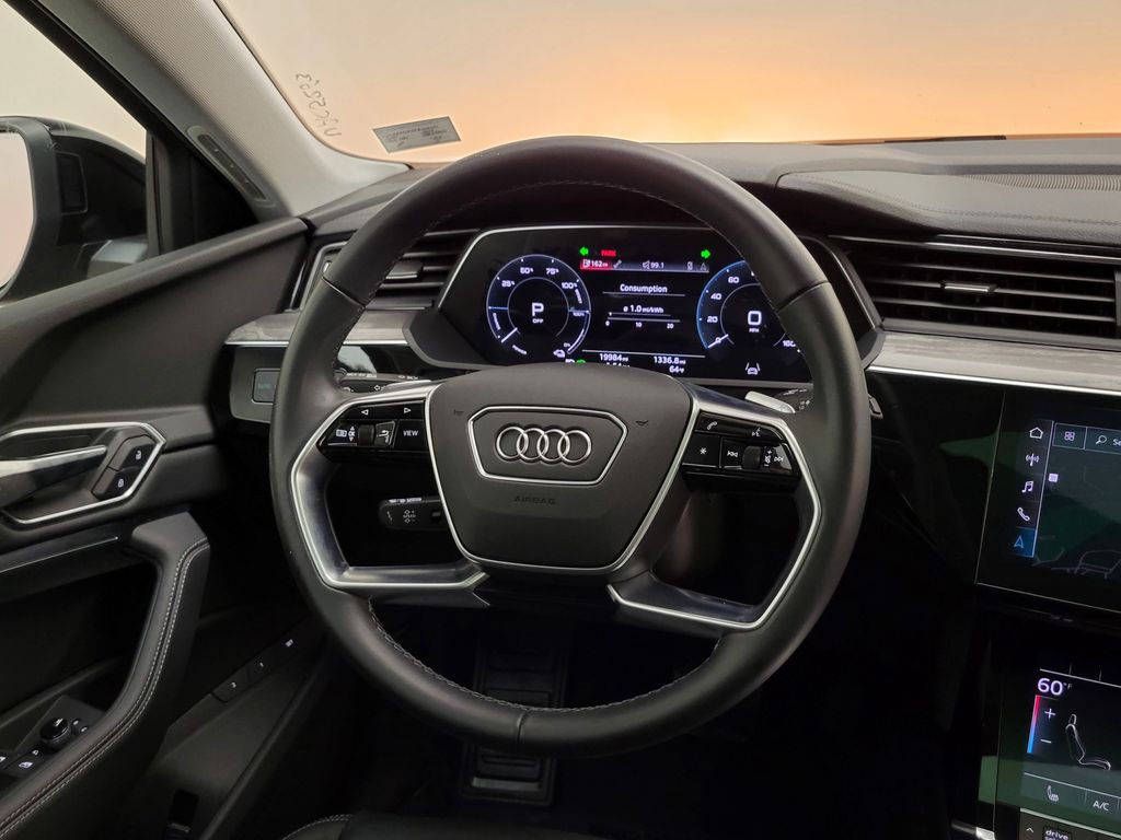 Thumbnail: 2023 Audi e-tron - 20