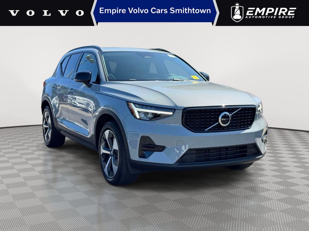Vapor Gray Metallic 2024 Volvo XC40 SUV / Crossover  Automatic