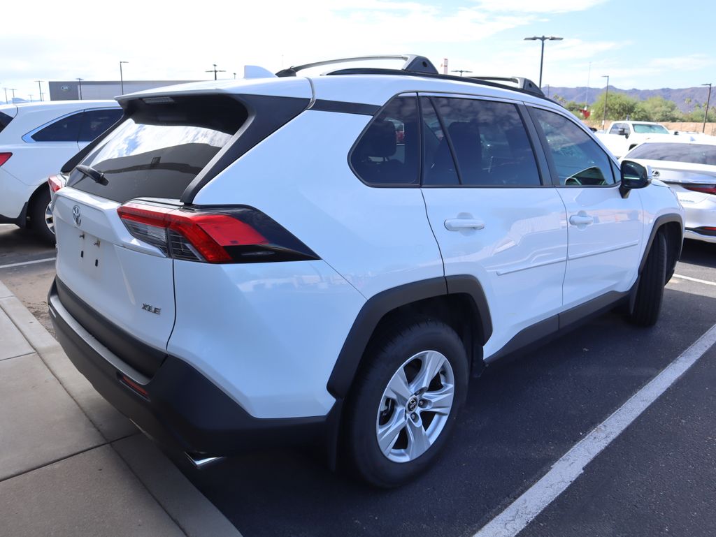 Thumbnail: 2020 Toyota RAV4 - 4