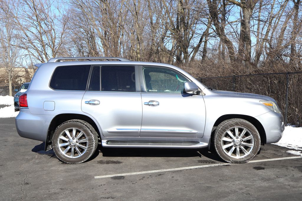 2009 Lexus LX 570 9