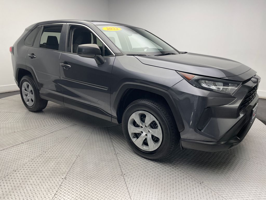 2022 Toyota RAV4 LE 3