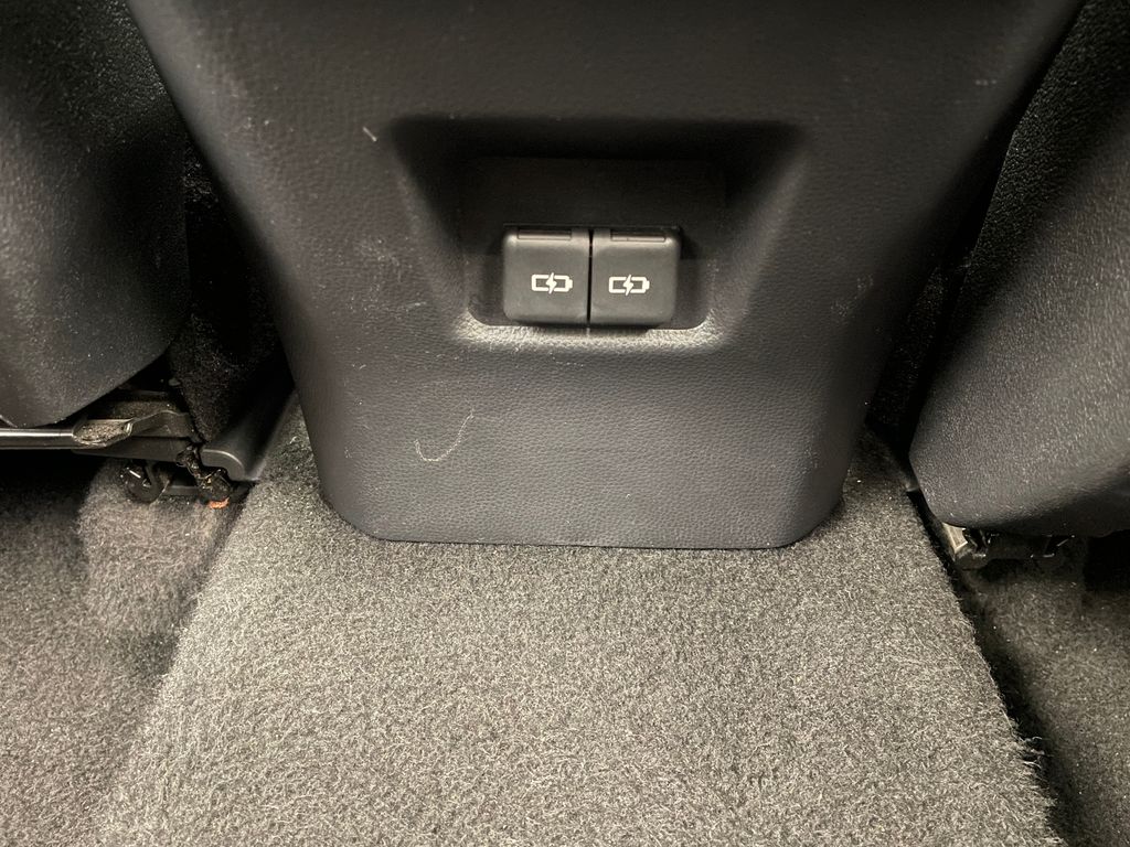 2022 Toyota RAV4 XLE 25