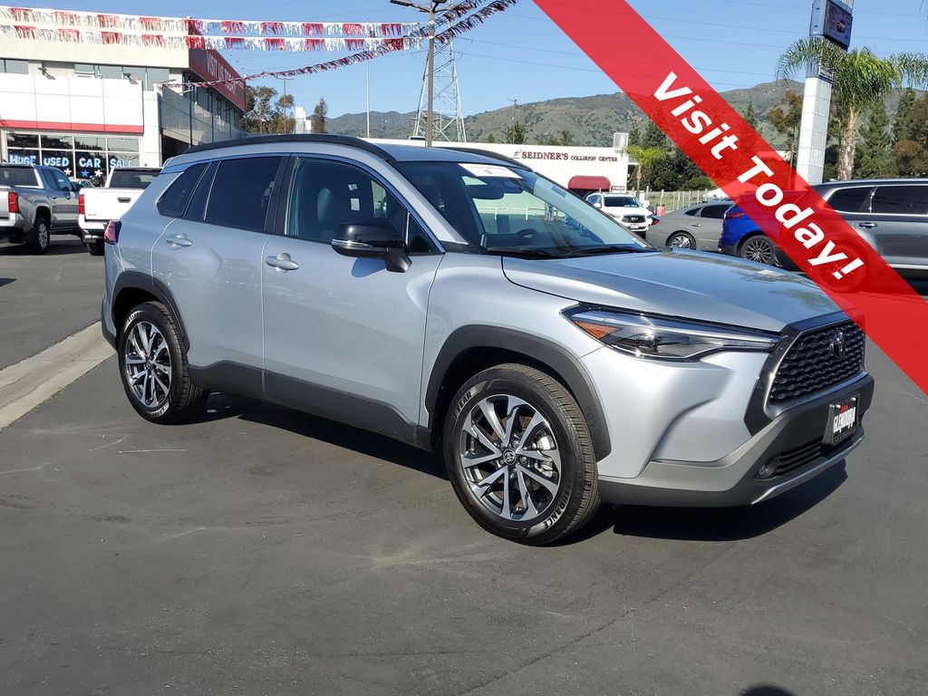 2025 Toyota Corolla Cross XLE FWD