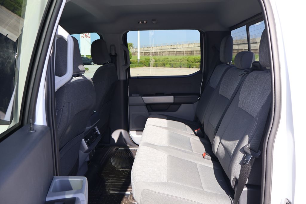 Thumbnail: 2024 Ford Econoline - 18