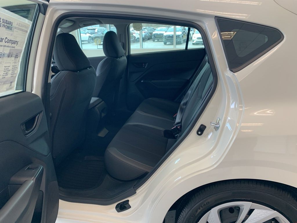 New 2025 White Subaru Base image 11