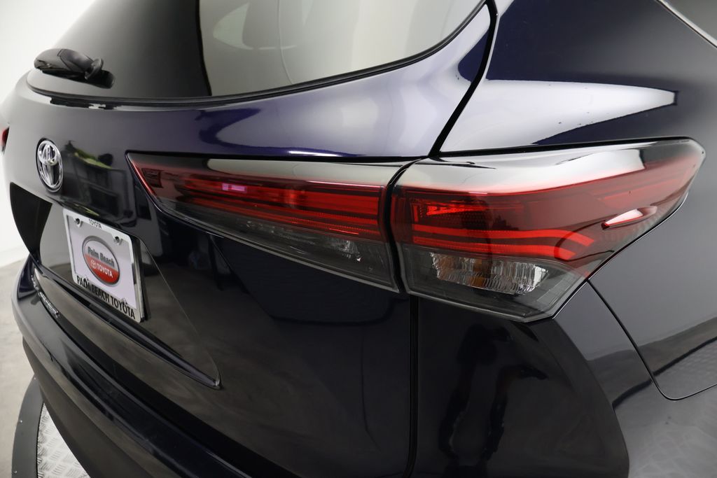 Thumbnail: 2025 Toyota Highlander - 9
