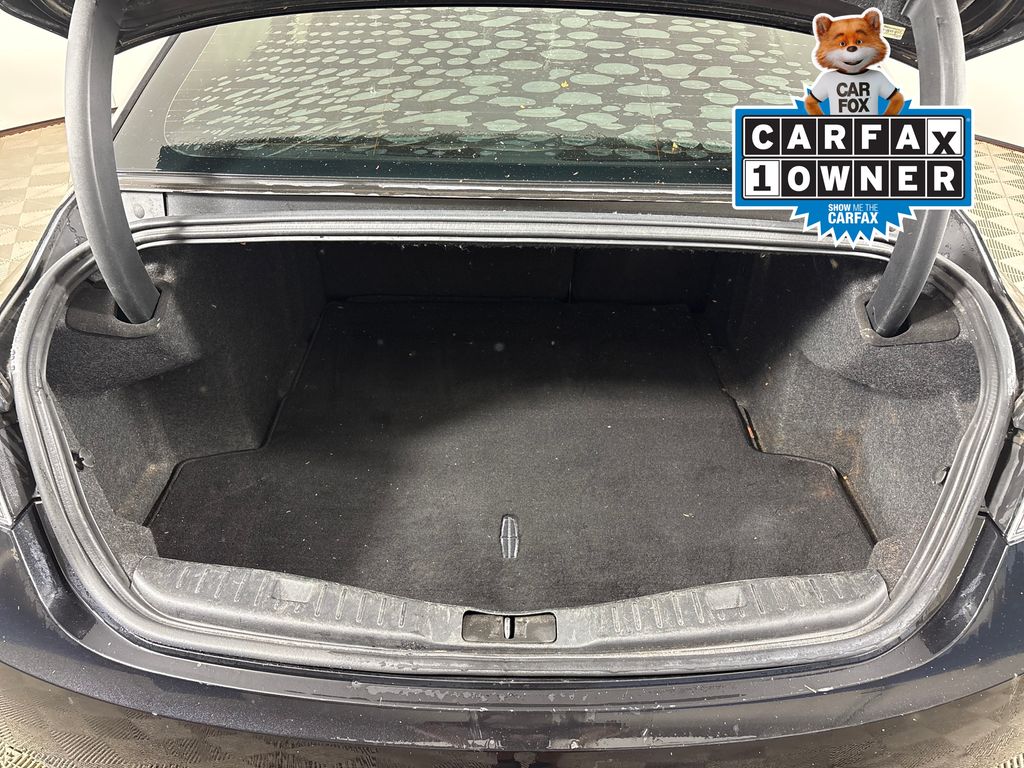 Used 2013 Black Lincoln Base image 33