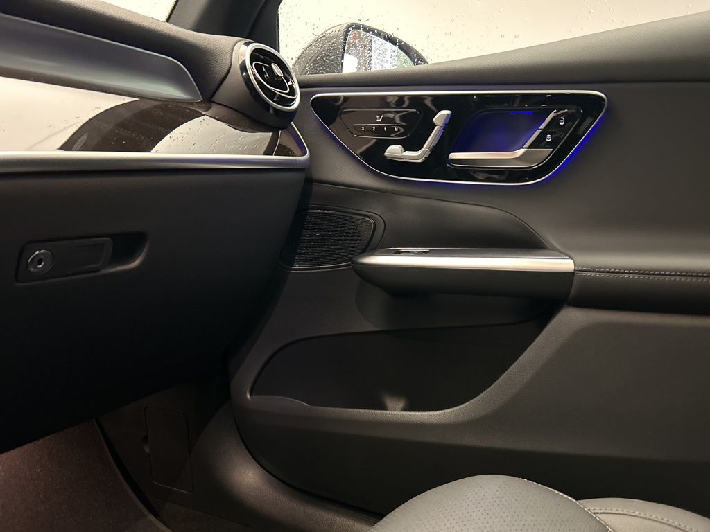 Thumbnail: 2026 Mercedes-Benz GLC - 20