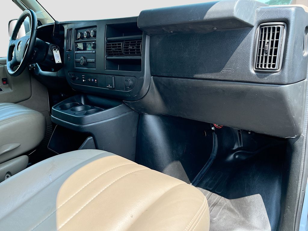 Used 2023 White GMC Work Van image 25