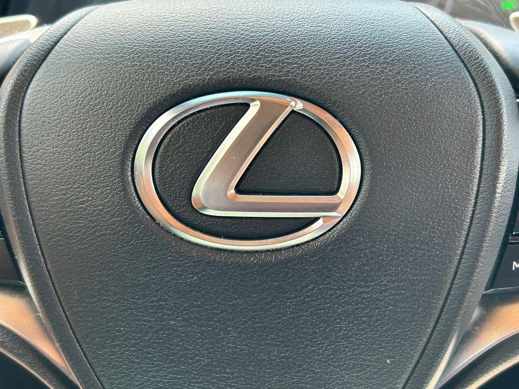 Used 2022 Lexus ES Sedan