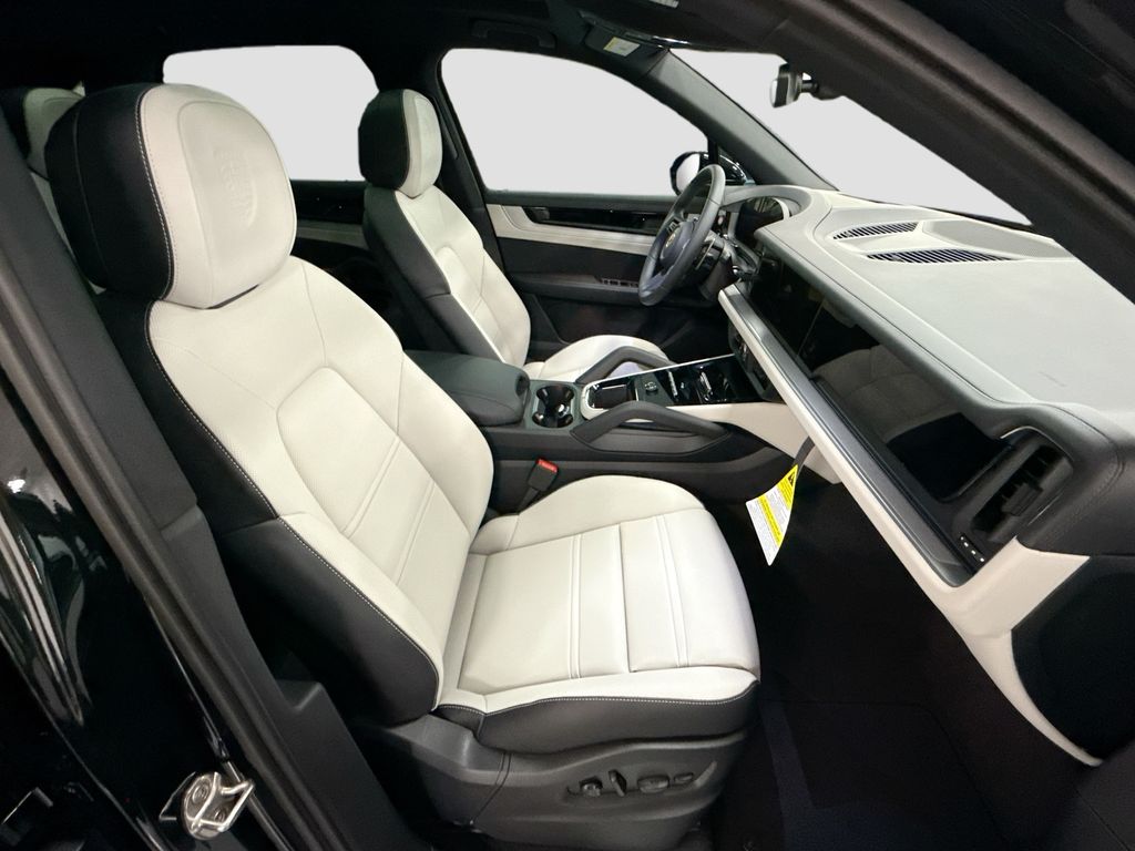 Thumbnail: 2026 Porsche Cayenne - 21