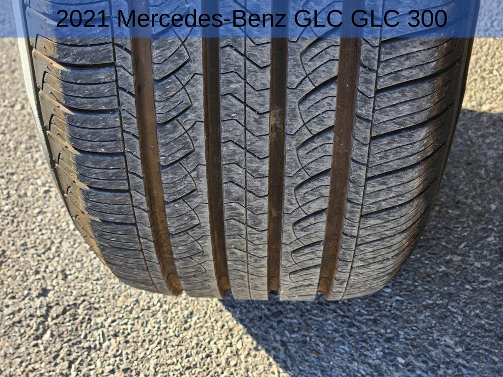 2021 Mercedes-Benz GLC GLC 300 11