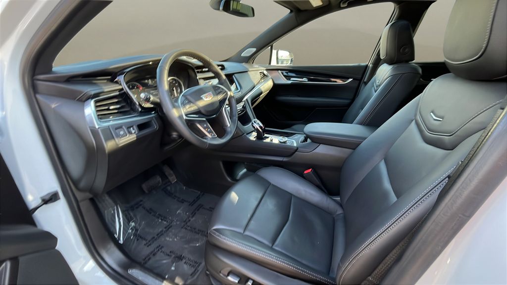 used 2024 Cadillac XT5 car, priced at $42,700