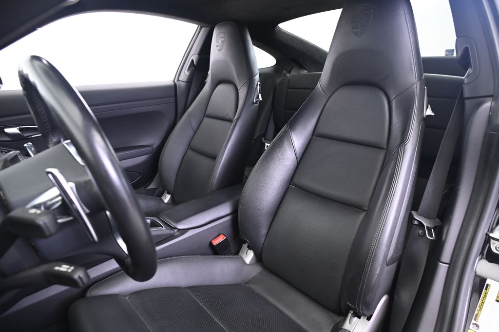 Thumbnail: 2013 Porsche 911 - 5