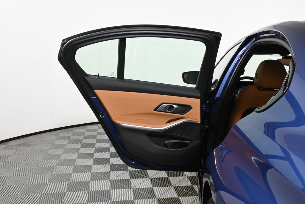 Thumbnail: 2023 BMW 3 Series - 29
