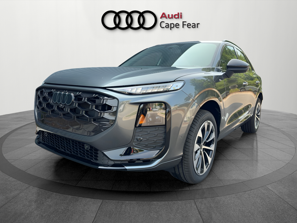 Daytona Gray Pearl Effect 2026 Audi Q3 SUV / Crossover All-Wheel Drive 7-Speed Automatic